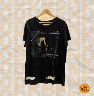 𝗢𝗗𝗗 𝗦𝗔𝗟𝗘: OFF WHITE CARAVAGGIO TEE IN BLACK