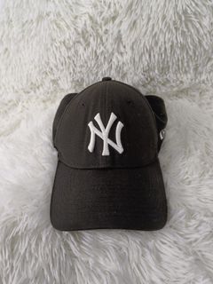 Gucci x New York Yankees Brand New It is 950 on - Depop