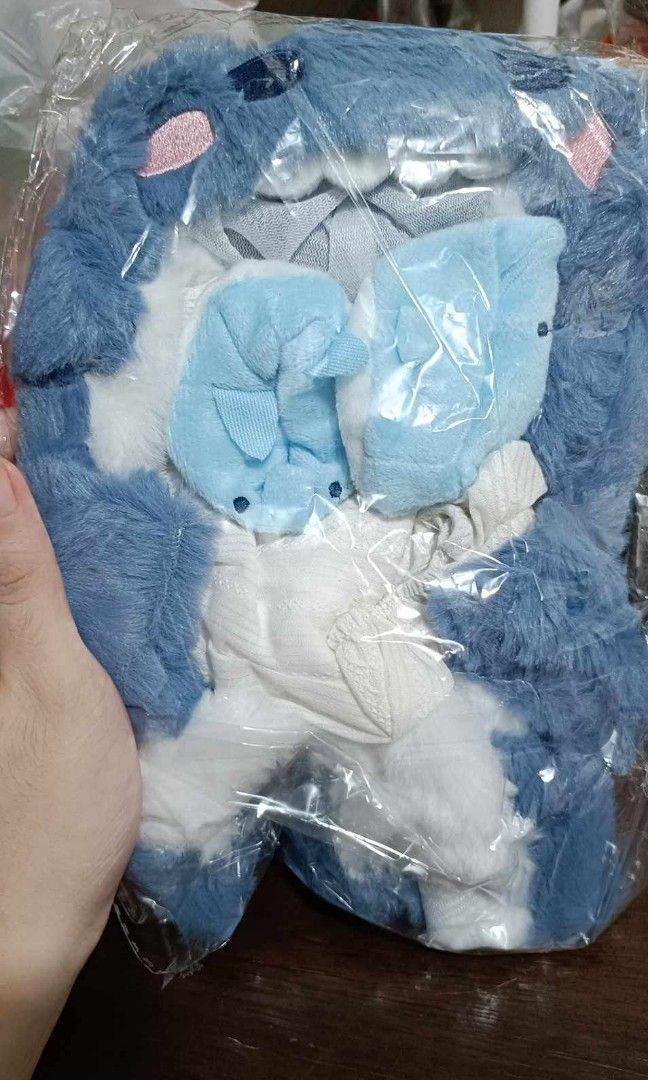 Plush Doll Shark Hoodie (Category: Plushies & Soft Toys) located in Mandaluyong City. Submitted by renaschwan (Listing ID 1258115488, Image 2). Description: Plush Doll Shark Hoodie Bought from Shopee. Nasa pic price and actual photo. Good for 30cm *Link not included* RFS: Malaki sa 20cm Shipping via Lalamove or Meetup sa Megamall.