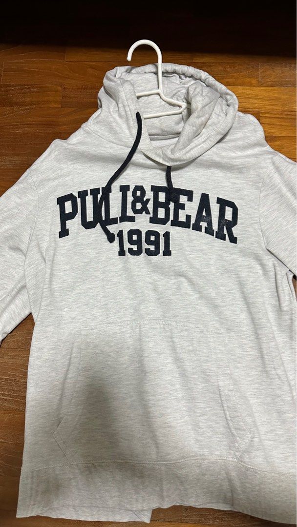 Pull and bear hoodie hotsell white