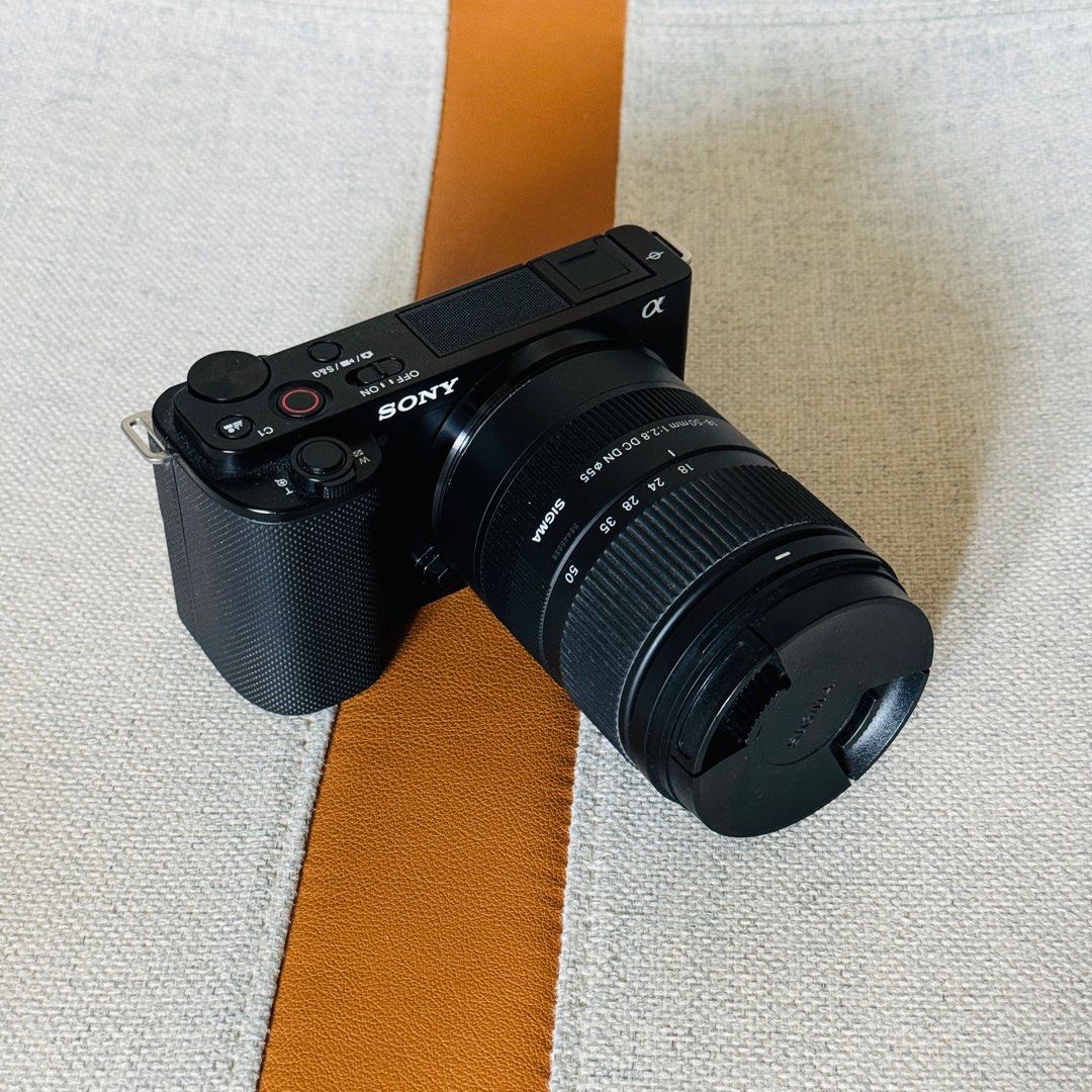 Sony ZV-E10 配Sigma 18-50mm F2.8鏡頭（連後備電池及充電座