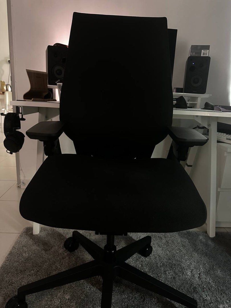 UNDER WARRANTY STEELCASE GESTURE BLACK SERIES, Furniture & Home Living, Furniture, Chairs on 