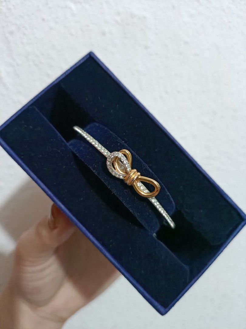 Swarovski bow bangle top