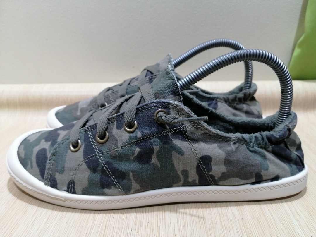 Time And Tru Size 8 Women Slip On Sneakers Women s Fashion