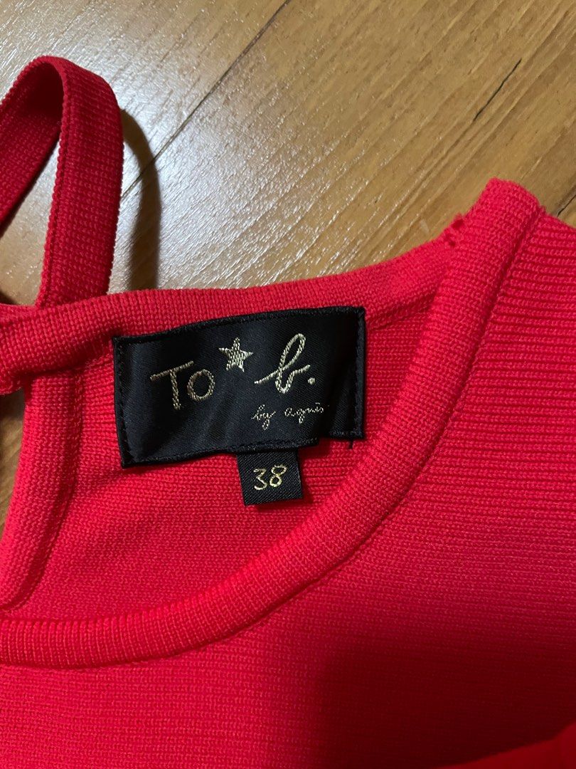 Red shop dress b