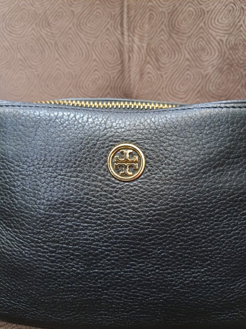 Tory Burch dual zip camera bag robinson pebble leather, Luxury, Bags &  Wallets on Carousell