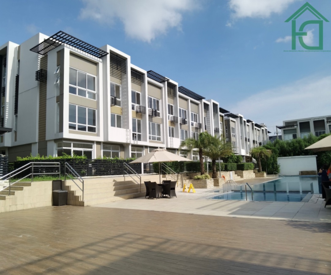 Townhouse with Swimming pool in Quezon City, Property, For Sale, House