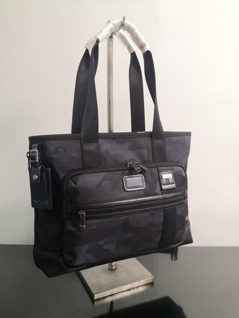 Tumi harwood deals duffel