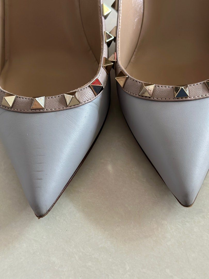 Valentino Garavani Rockstud Pumps Luxury Sneakers Footwear on