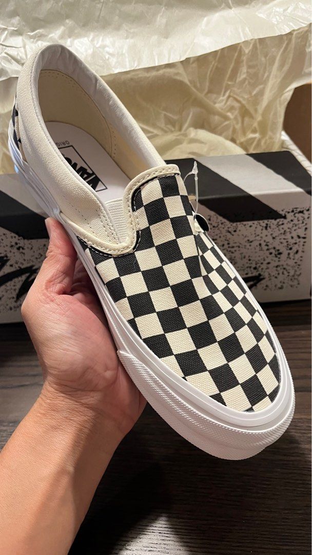 Checkerboard vault outlet