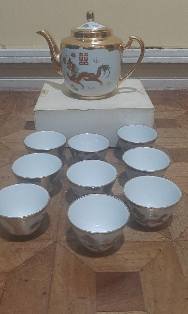Vintage Chinese Teapot Set (Category: Coffee & Tea Tableware) located in Paranaque City. Submitted by tsentiatsen (Listing ID 1258095083, Image 1). Description: .