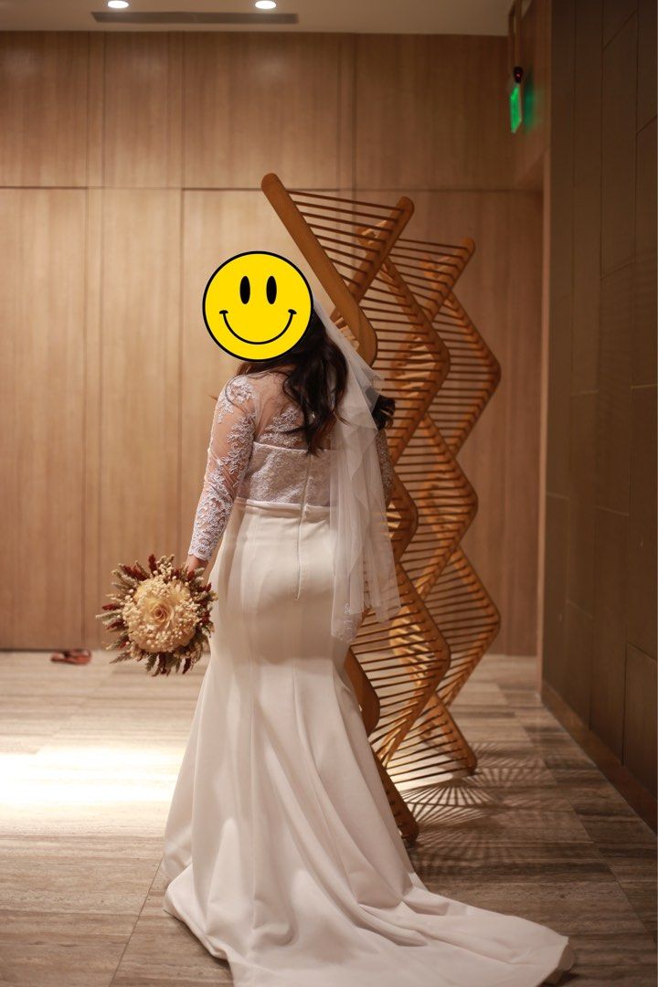 Wedding gown (Category: Evening dresses & gowns) located in Mandaluyong City. Submitted by mpa03 (Listing ID 1258142991, Image 2). Description: Will send the measurements .