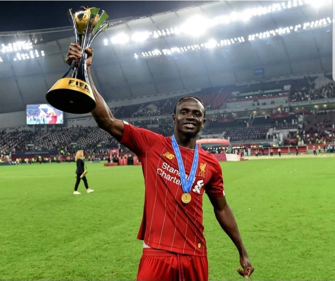 Liverpool commemorative store jersey