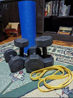 37) Set of 4 Dumbells (2x5lbs and 2x3lbs) + FREE foam roller and SKILLZ Resistance Band