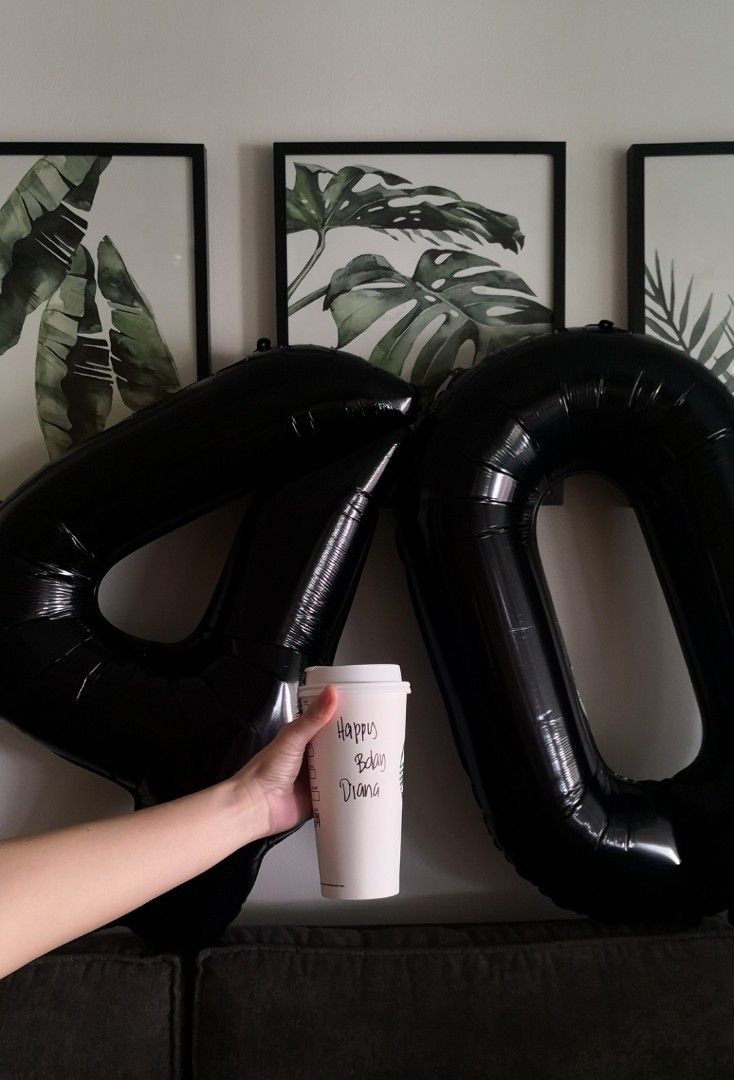 4 0 black balloons