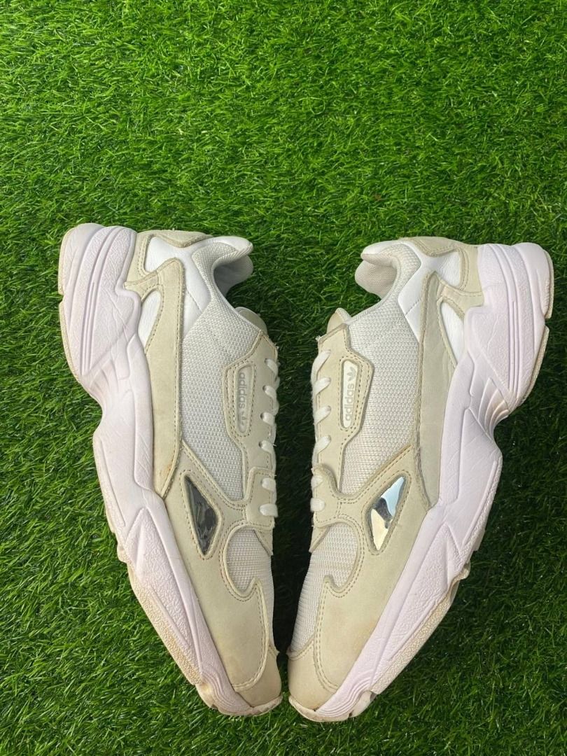 Adidas triple online white falcon