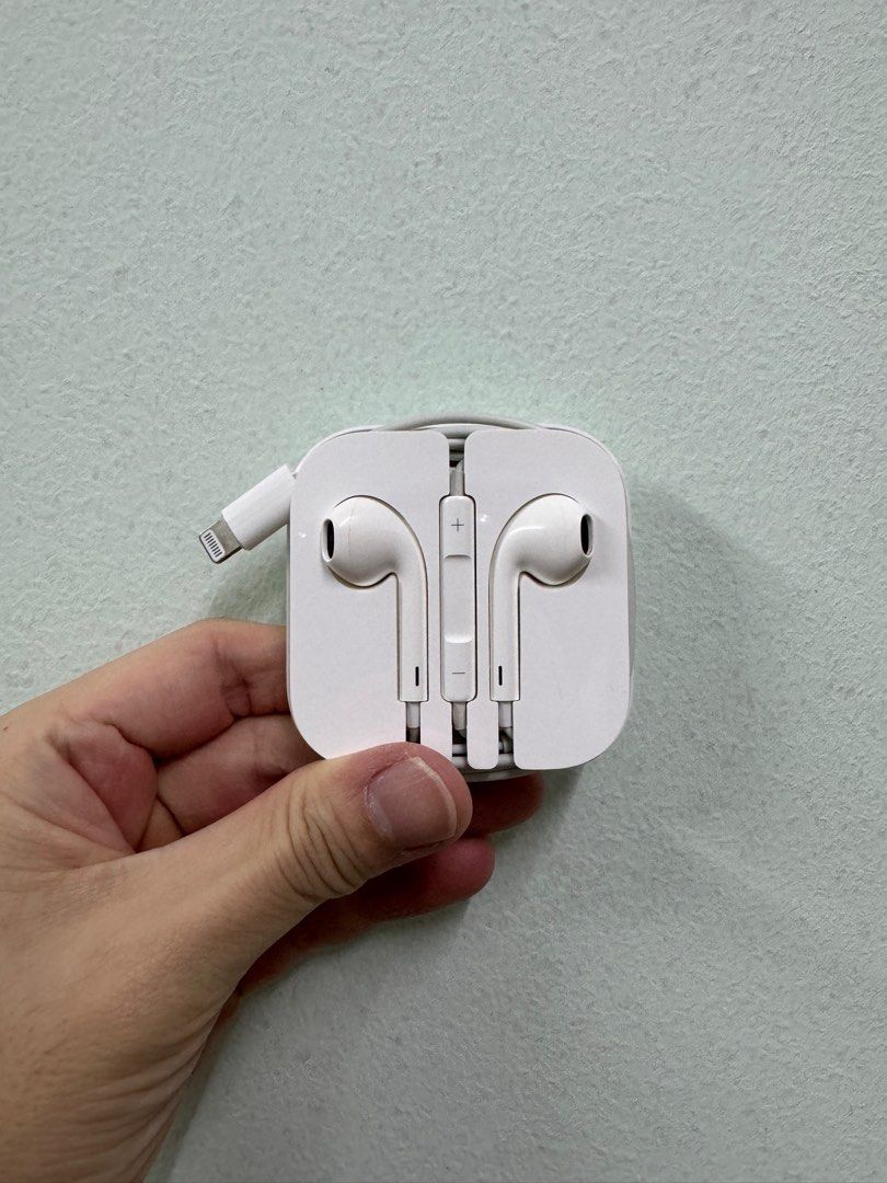 Apple EarPods with Lightning Connector