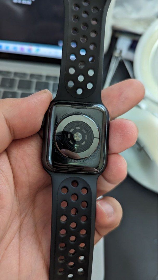 Apple watch nike series 5 gps space gray hotsell aluminum case with nike sport band