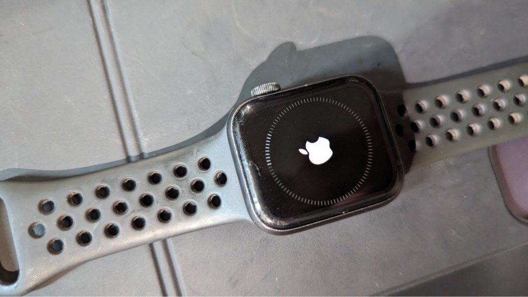 Apple watch nike series 5 gps space gray hotsell aluminum case with nike sport band