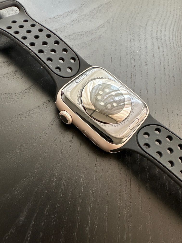 Apple watch stainless on sale steel gps only