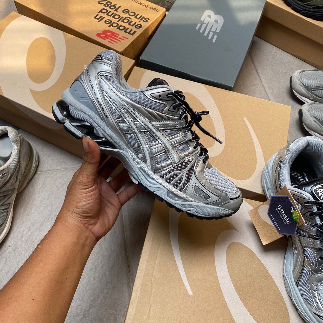 Asics deals salomon jordan