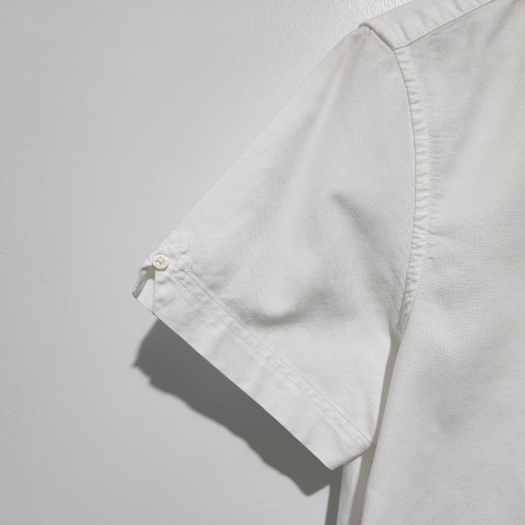 Ben Sherman "The True Oxford Shirt" (Category: Formal Shirts) located in Caloocan City. Submitted by jed_ds (Listing ID 1263010132, Image 3). Description: Ben Sherman white short sleeved oxford shirt Size: S Measurements (in inches): Shoulders - 16.5 Sleeves - 8 Chest - 20 Length - 28.