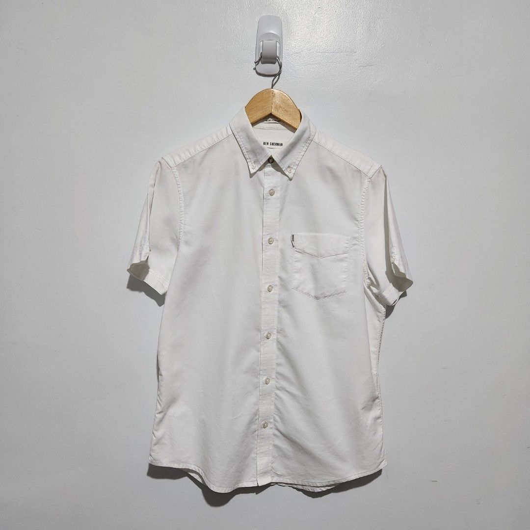 Ben Sherman "The True Oxford Shirt" (Category: Formal Shirts) located in Caloocan City. Submitted by jed_ds (Listing ID 1263010132, Image 1). Description: Ben Sherman white short sleeved oxford shirt Size: S Measurements (in inches): Shoulders - 16.5 Sleeves - 8 Chest - 20 Length - 28.