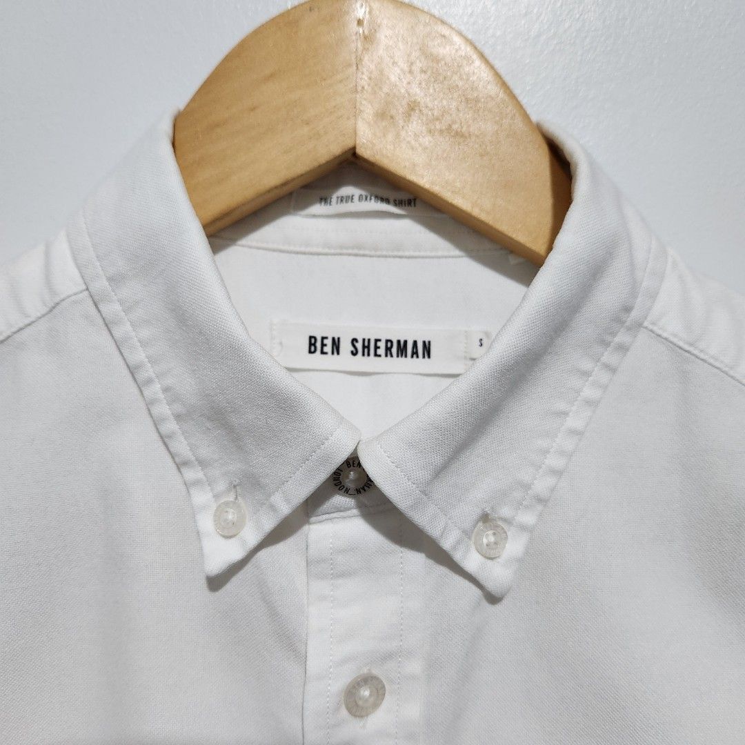 Ben Sherman "The True Oxford Shirt" (Category: Formal Shirts) located in Caloocan City. Submitted by jed_ds (Listing ID 1263010132, Image 2). Description: Ben Sherman white short sleeved oxford shirt Size: S Measurements (in inches): Shoulders - 16.5 Sleeves - 8 Chest - 20 Length - 28.