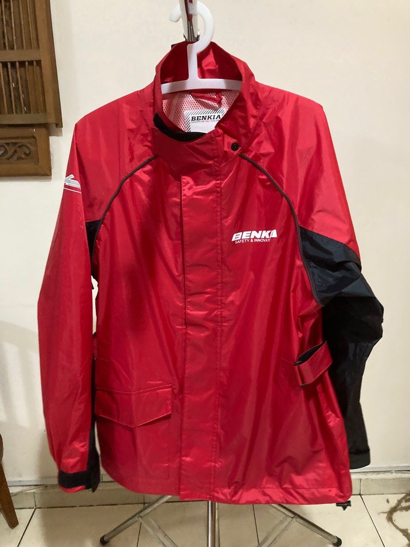 Benkia raincoat store