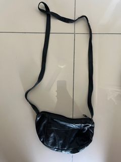 Black small pouch shoulder sling cross body bag retro vintage Y2K