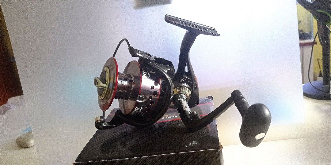 Clearing brand new spinning reel 10000 series, Sports Equipment