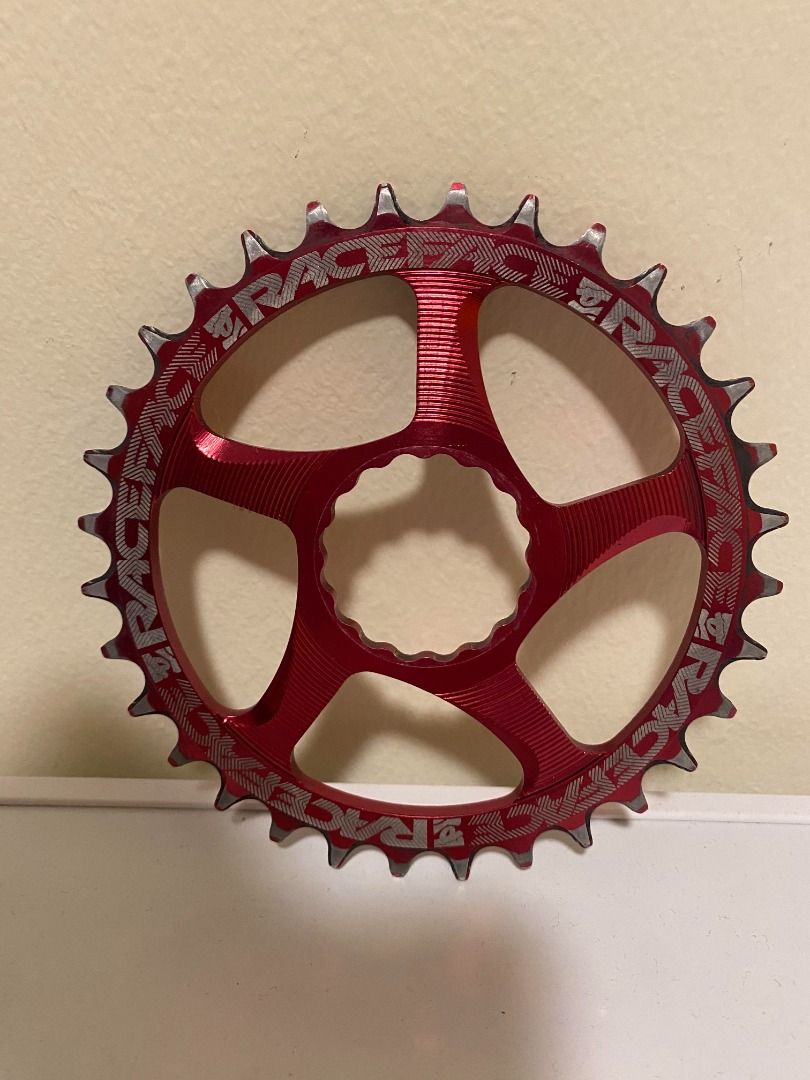 Front chain ring outlet