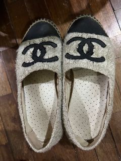 (Category: ) located in . Submitted by flutterbycloset (Listing ID 1262948179, Image 1). Description: .