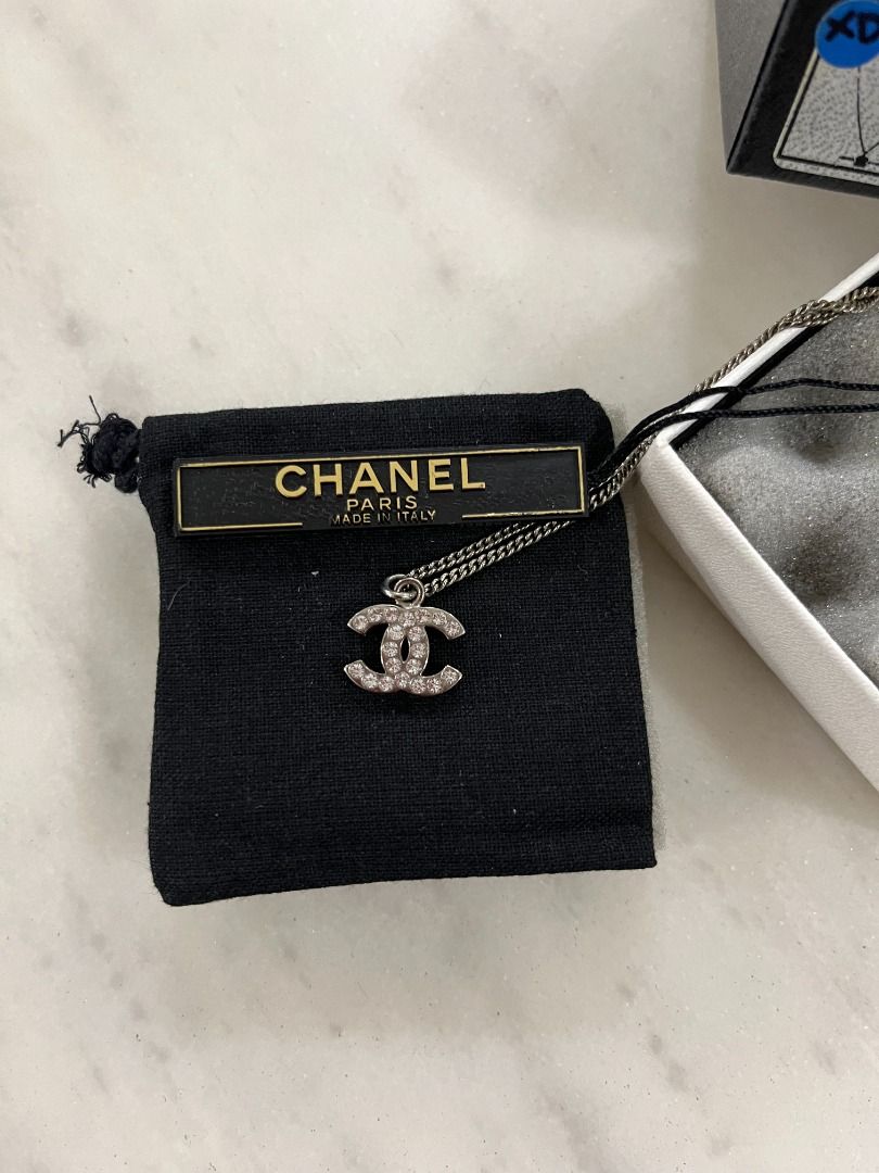 Chanel Cc Crystal Silver Tone Pendant Necklace in Metallic