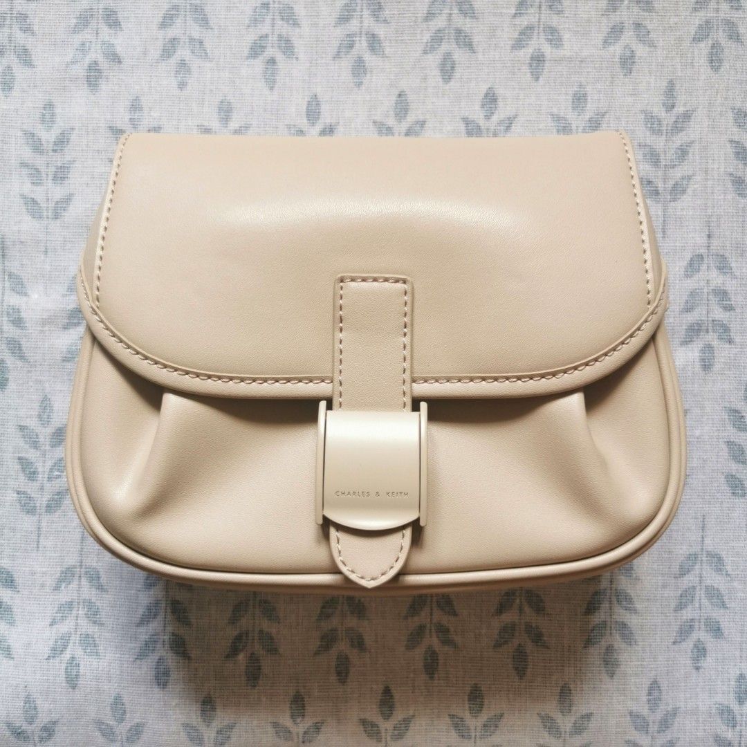 Charles & Keith Pink Bag (Crossbody / Handbag / Shoulder Bag / Sling bag),  Women's Fashion, Bags & Wallets, Shoulder Bags on Carousell