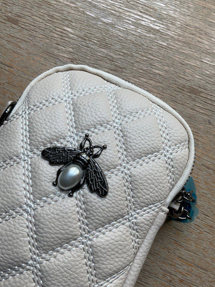 White best sale colour purse
