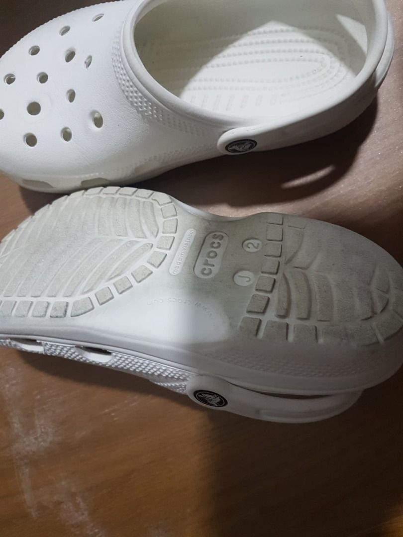 Size shop 18 crocs