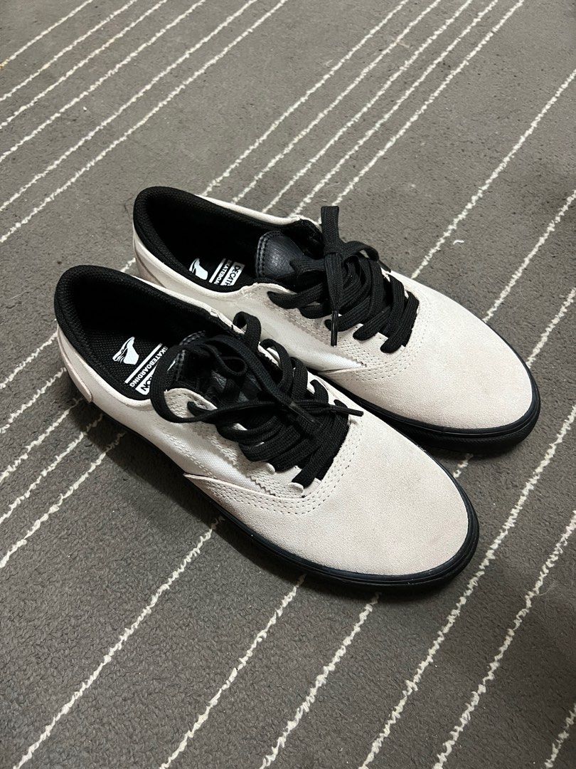 Decathlon gum hot sale sole shoes