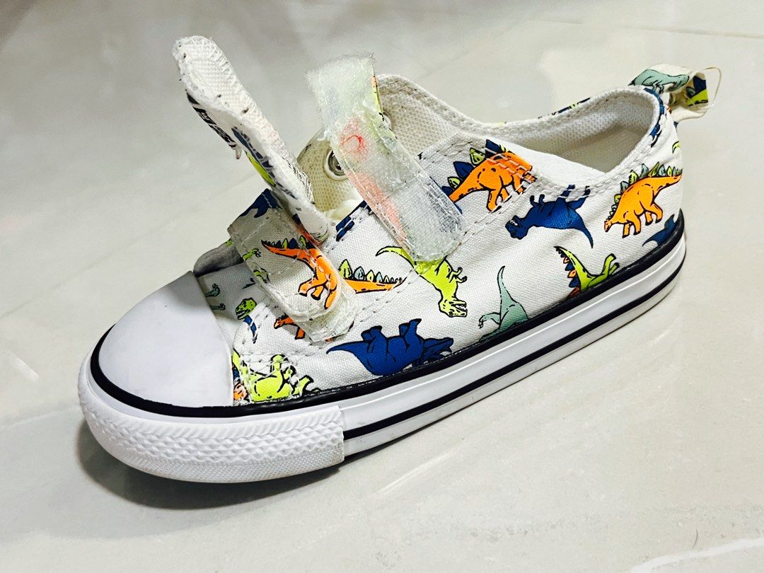 Dinosaur converse chuck taylor shoes 9c toddler