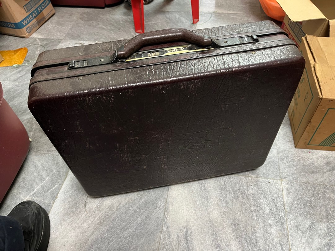 DIPLOMAT Briefcase Vintage Men s Fashion Bags Briefcases on Carousell