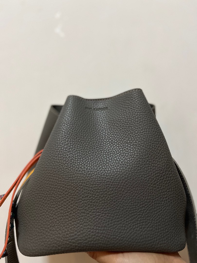 Find kapoor hotsell pingo bag 23