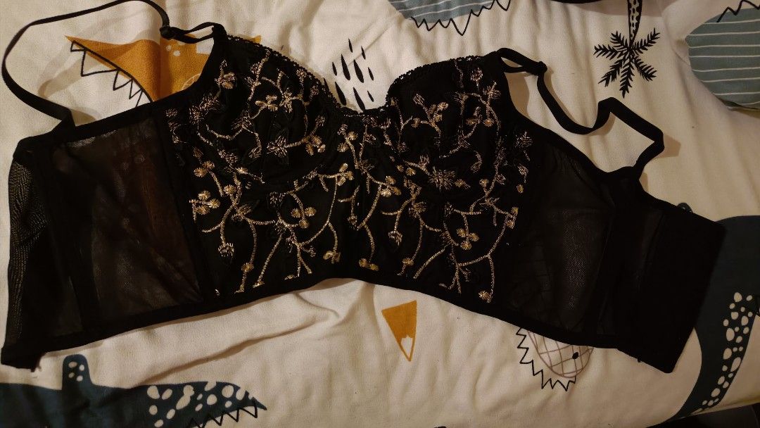 FREE STUFF (Category: Undergarments & Loungewear) located in Marikina City. Submitted by lilia24 (Listing ID 1262997242, Image 1). Description: will be given for those who bought stuff.