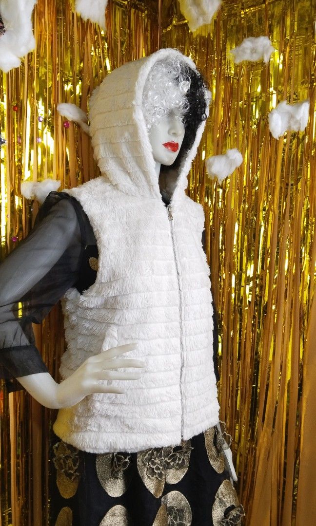 Vest with 2024 fur pockets