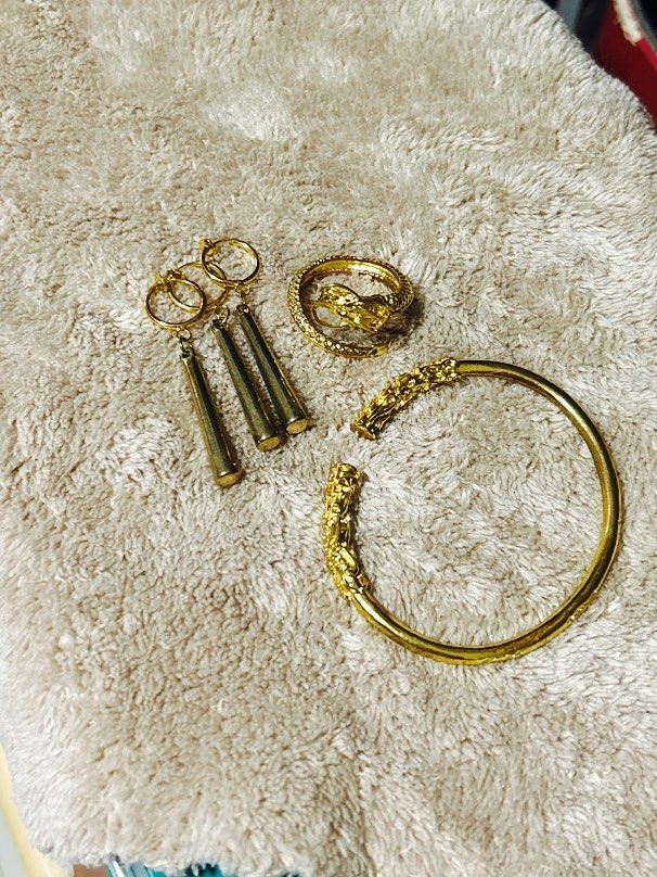 Gold jewellery clearance accessories