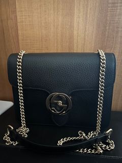 Qoo10 - [Outlet] Gucci Interlocking GG Cross Bag Medium Black 510303 CA00G  100 : Bag & Wallet