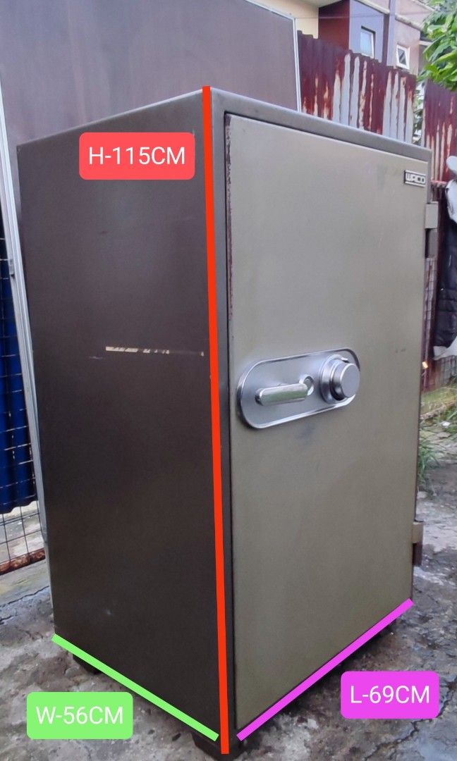 Heavy Duty Fire proof Safety Vault Gun Vault (Category: Safe) located in Valenzuela. Submitted by jmalano (Listing ID 1262862961, Image 2). Description: Fire Proof Safety Vault brand: Waco origin: Japan condition:In good condition, Used, well used with sign of usage , scratches due transport and handling. with adjustable shelves and drawer. approximate weight 300kgs. pick up Location Valenzuela City..