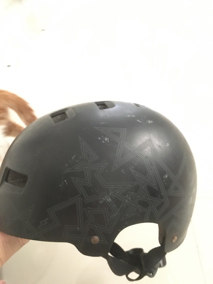 X sales zone helmet