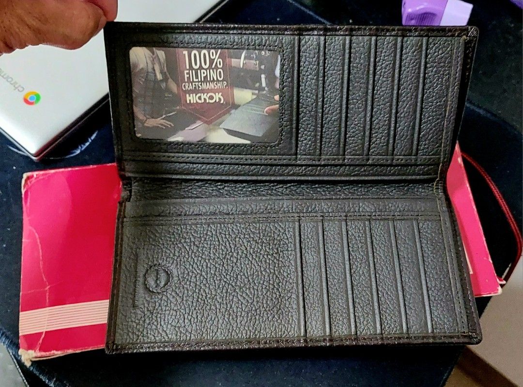 Hickok Wallet Limited Edition (Category: Wallets & Card Holders) located in Manila. Submitted by simple_ideas (Listing ID 1262993277, Image 2). Description: Hickok limited edition long wallet. Brand new matagal na nakatago kaya halos tupi tupi na ang box. Pero yung wallet is still brandnew condition. Niregalo lang sakin tapos naitago lang hindi nagamit..