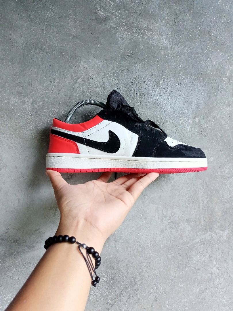 jordan 1 chicago low on feet