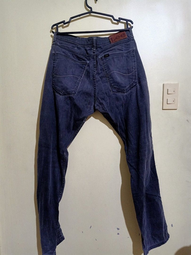 Lee reversible pants (Category: Jeans) located in Bulacan. Submitted by sansan112424 (Listing ID 1262969714, Image 3). Description: still in excellent condition can fit up to 33 length up to 40 less 100 if you bought 2 more Items in my listing.